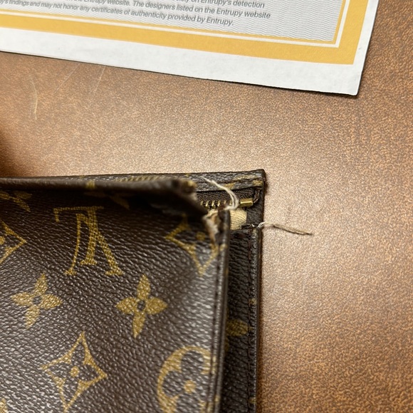 Louis Vuitton, monogram canvas used cosmetic Poche Toilette NM - Picture 8 of 8